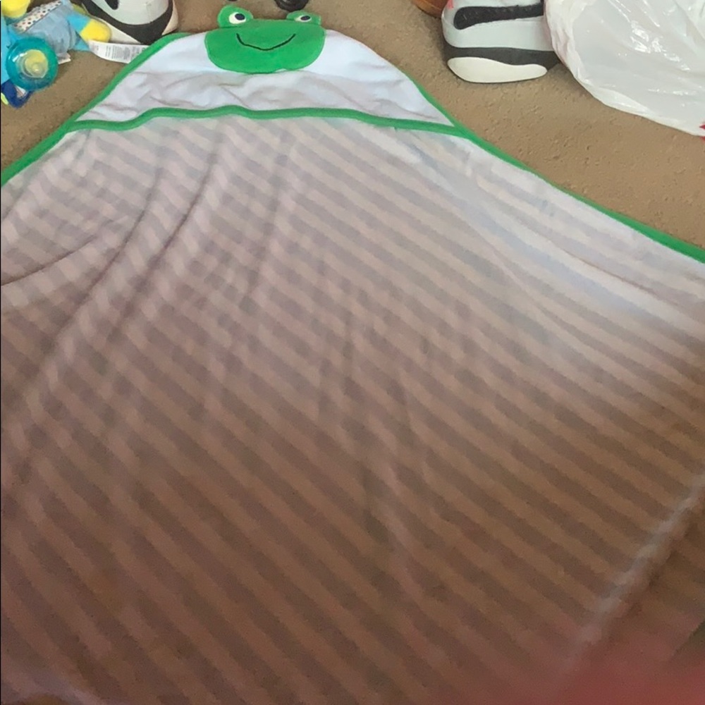 Baby frog towel